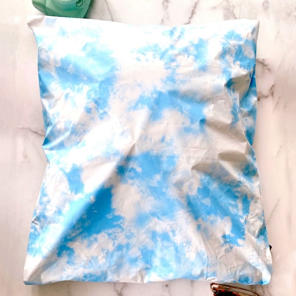 15ct. 19x24 Clouds Polymailers Random Thank You Cards/Stickers ✨️PRICE FIRM✨️ - Picture 3 of 6